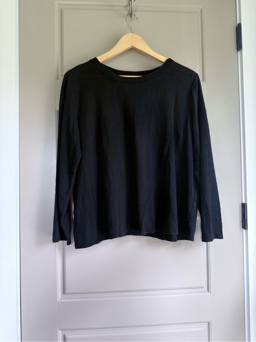 EILEEN FISHER black 100% organic linen long sleeve basic capsule blouse top